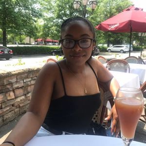 Meet your Posher, Kaila